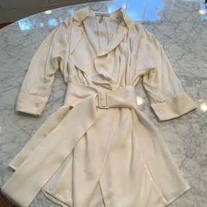 Max Azria creme tunic